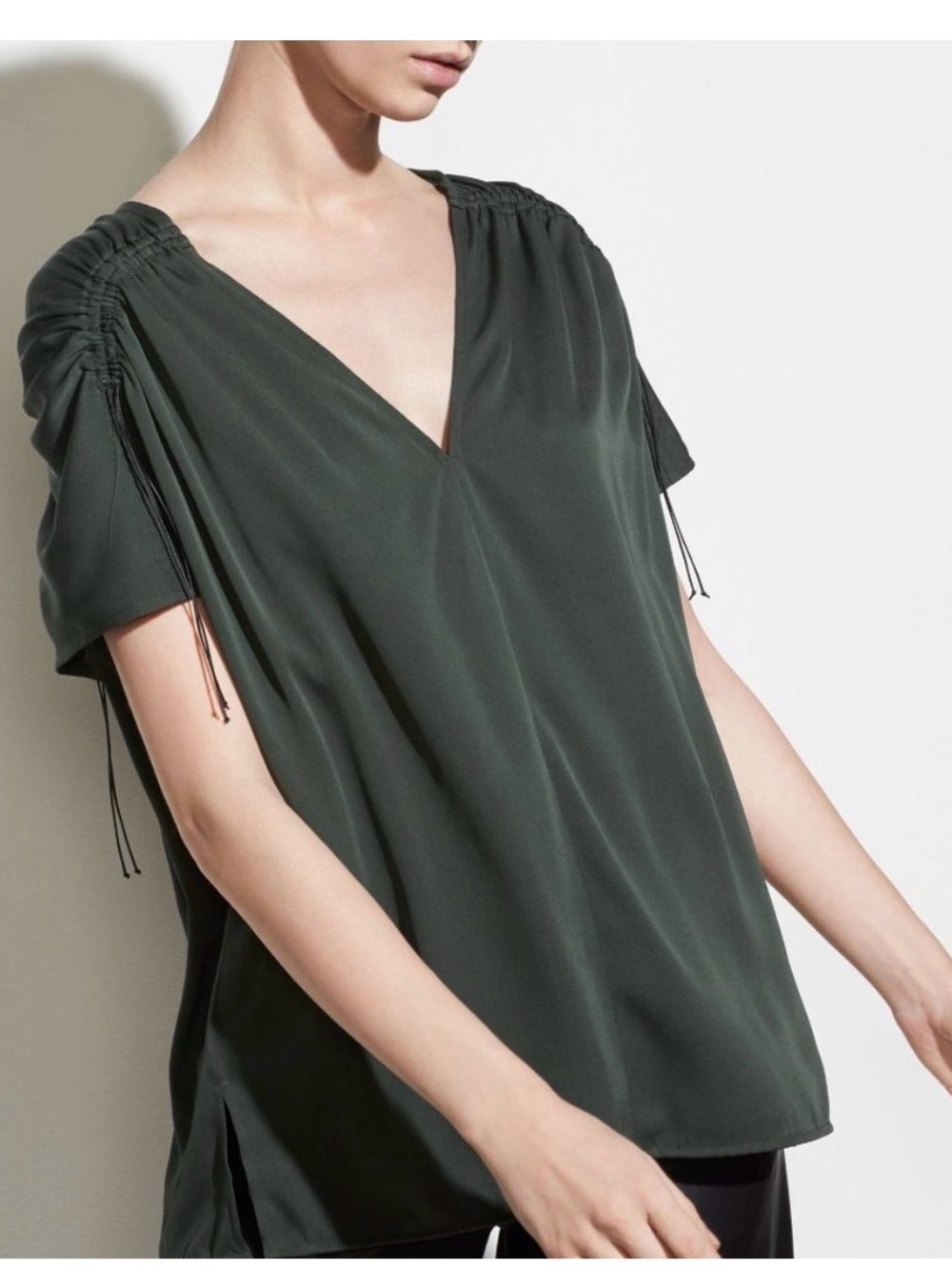 NWT Vince Ruched Shoulder Stretch Silk Blouse XS